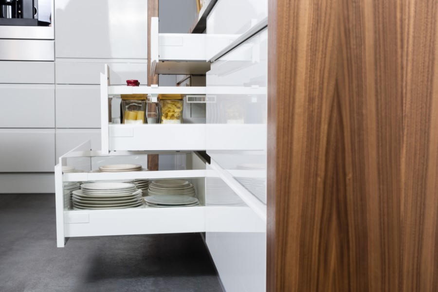 Úložný priestor v modernej kuchyni