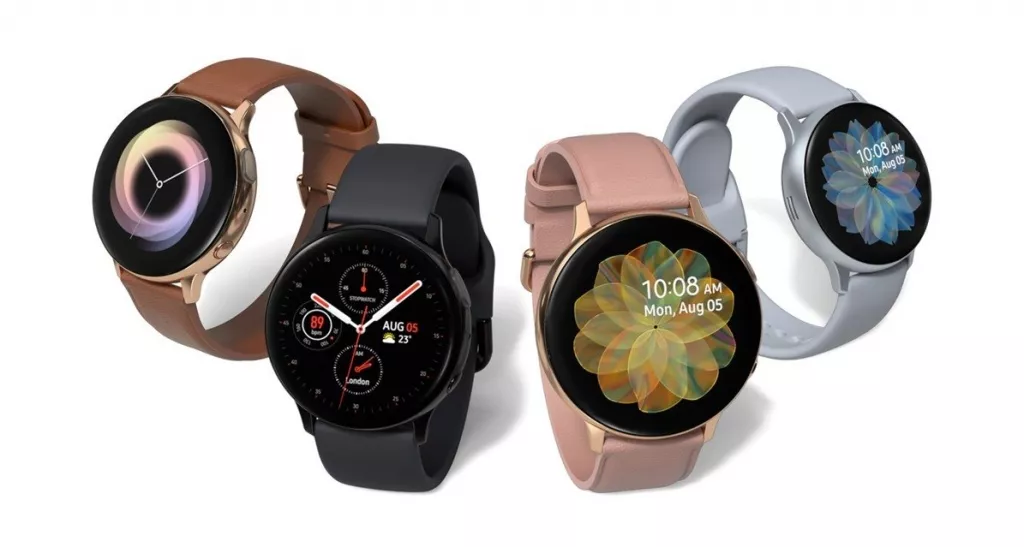 Rôzne farebné varianty inteligentných hodiniek