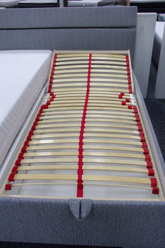 Čalúnená posteľ Antares 160x200, vrátane matracov,pol.roštu a úp