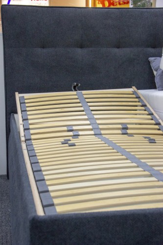 Čalúnená posteľ Trent 180x200, vrátane matracov, pol. roštu a úp