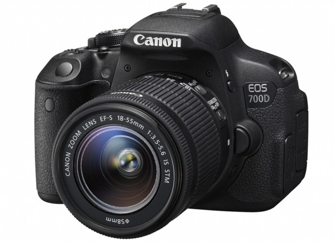 Canon EOS 700D Body zrcadlovka 18.0MPix + 18-55mm IS STM