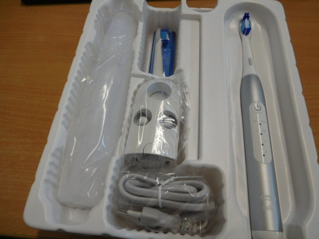 Elektrická zubná kefka Oral-B Pulsonic SLIM LUXE 4200 sonická ROZ
