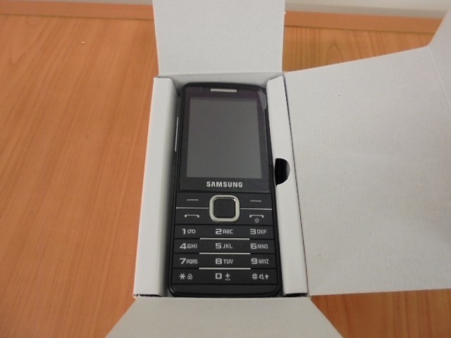 Samsung (S5611), černý ROZBALENO